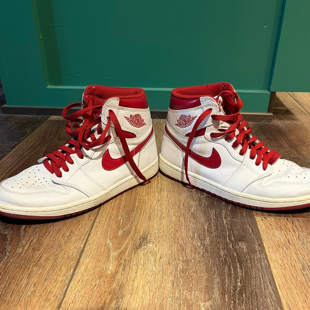 Nike Air Jordan’s High Top (Red)
